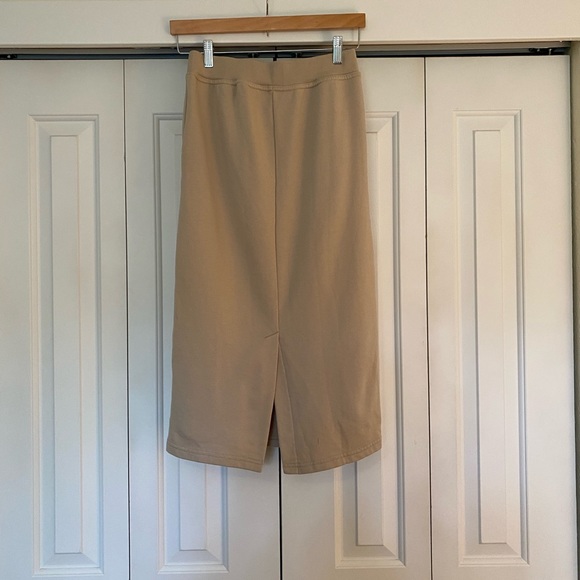 Embroidery pencil skirt with pockets. Size M. - Picture 2 of 9